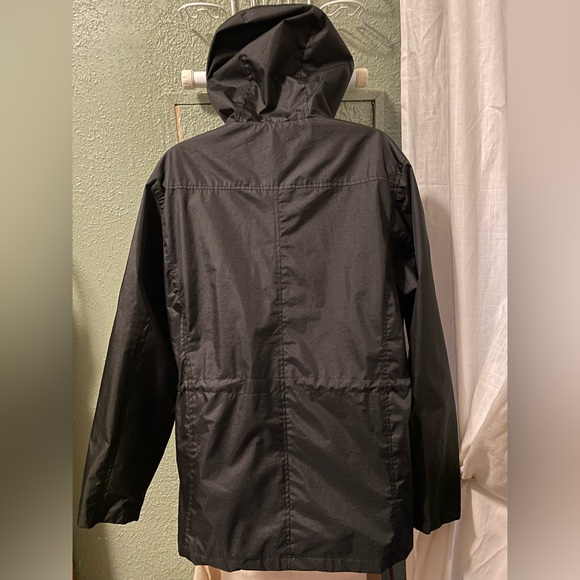 i5 Sz Med Black Hooded Rain Coat - Picture 4 of 4